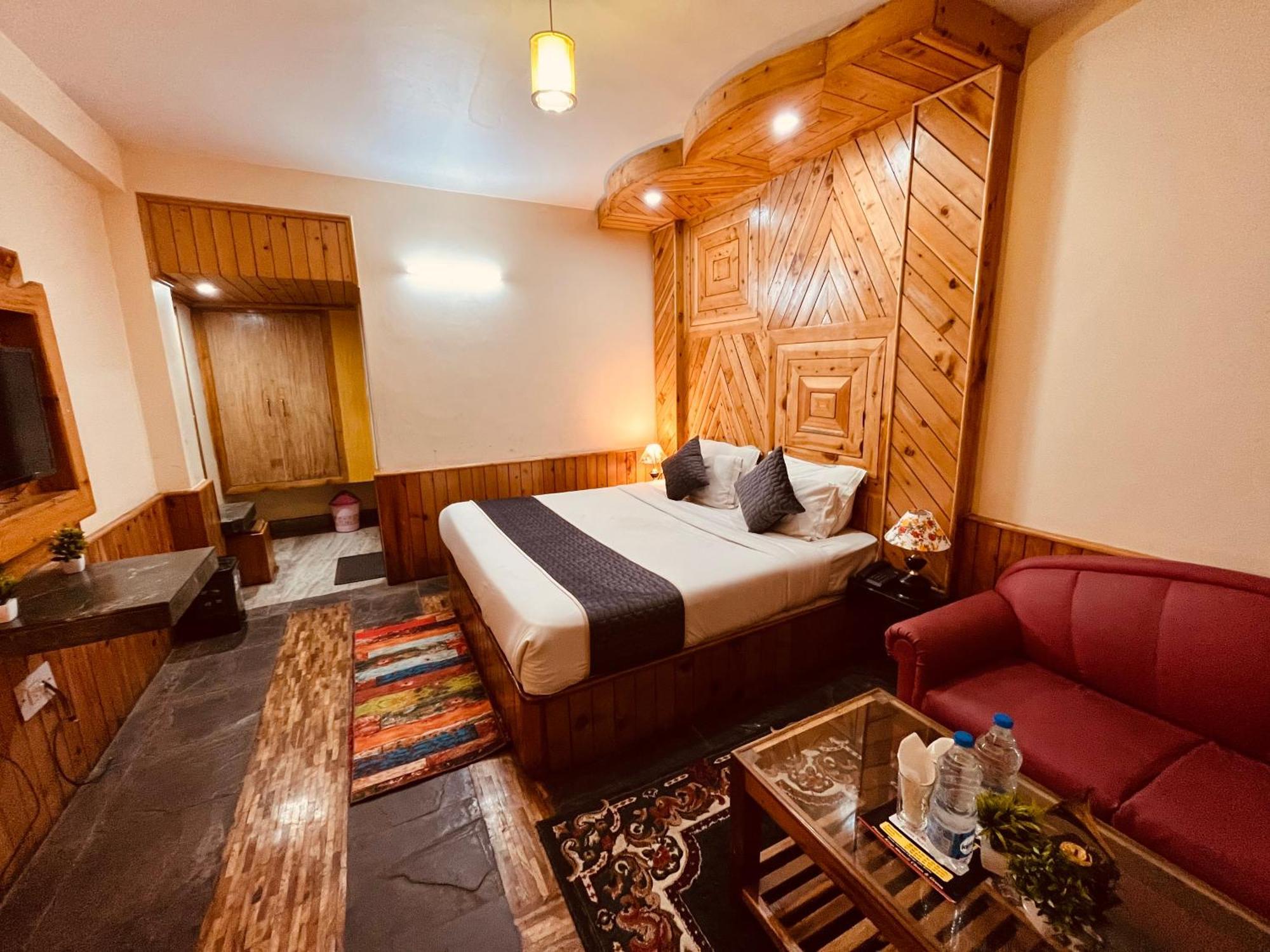 Snow Clad Riverview Hotel & Resort, Manali Eksteriør bilde