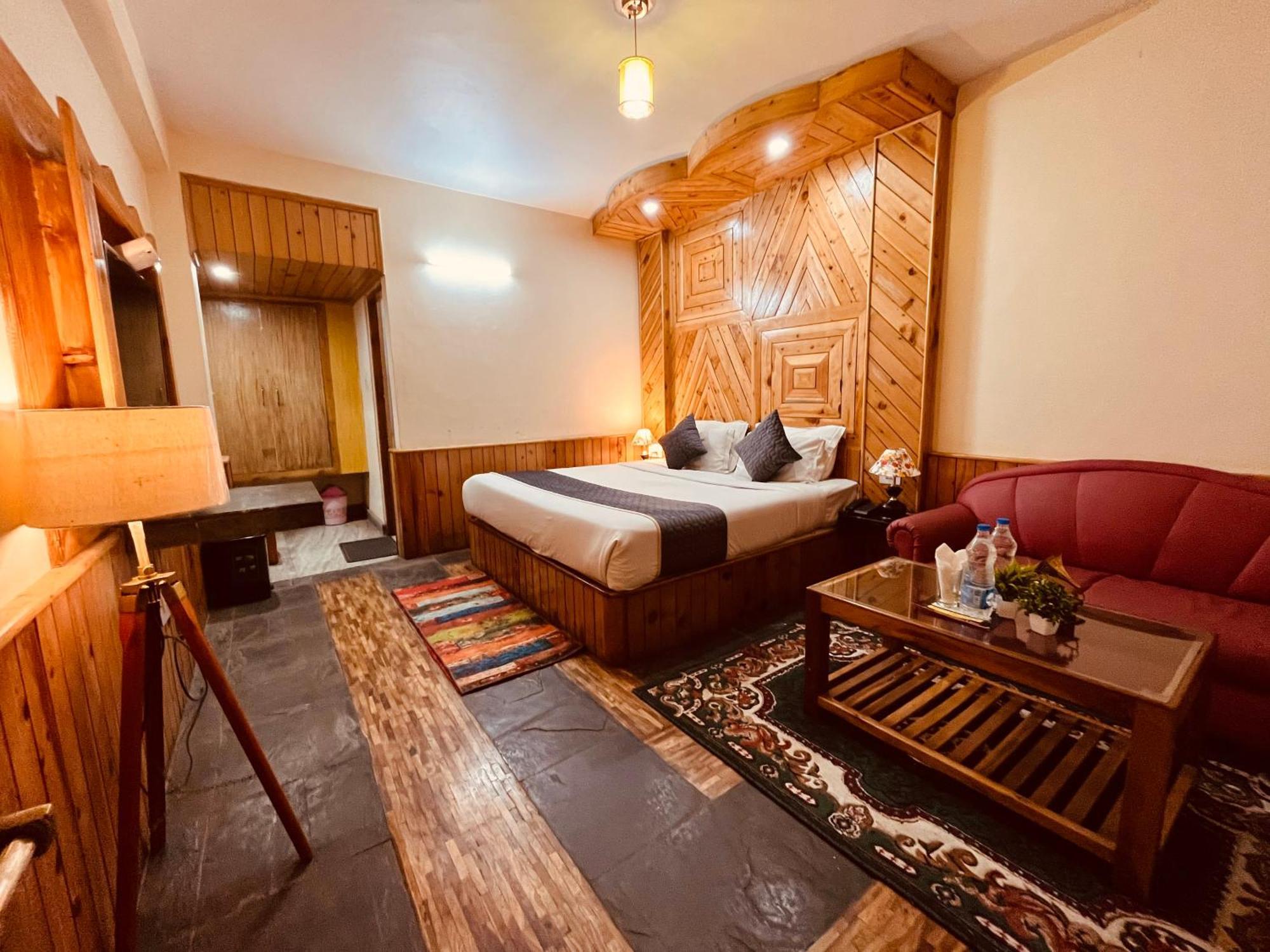 Snow Clad Riverview Hotel & Resort, Manali Eksteriør bilde