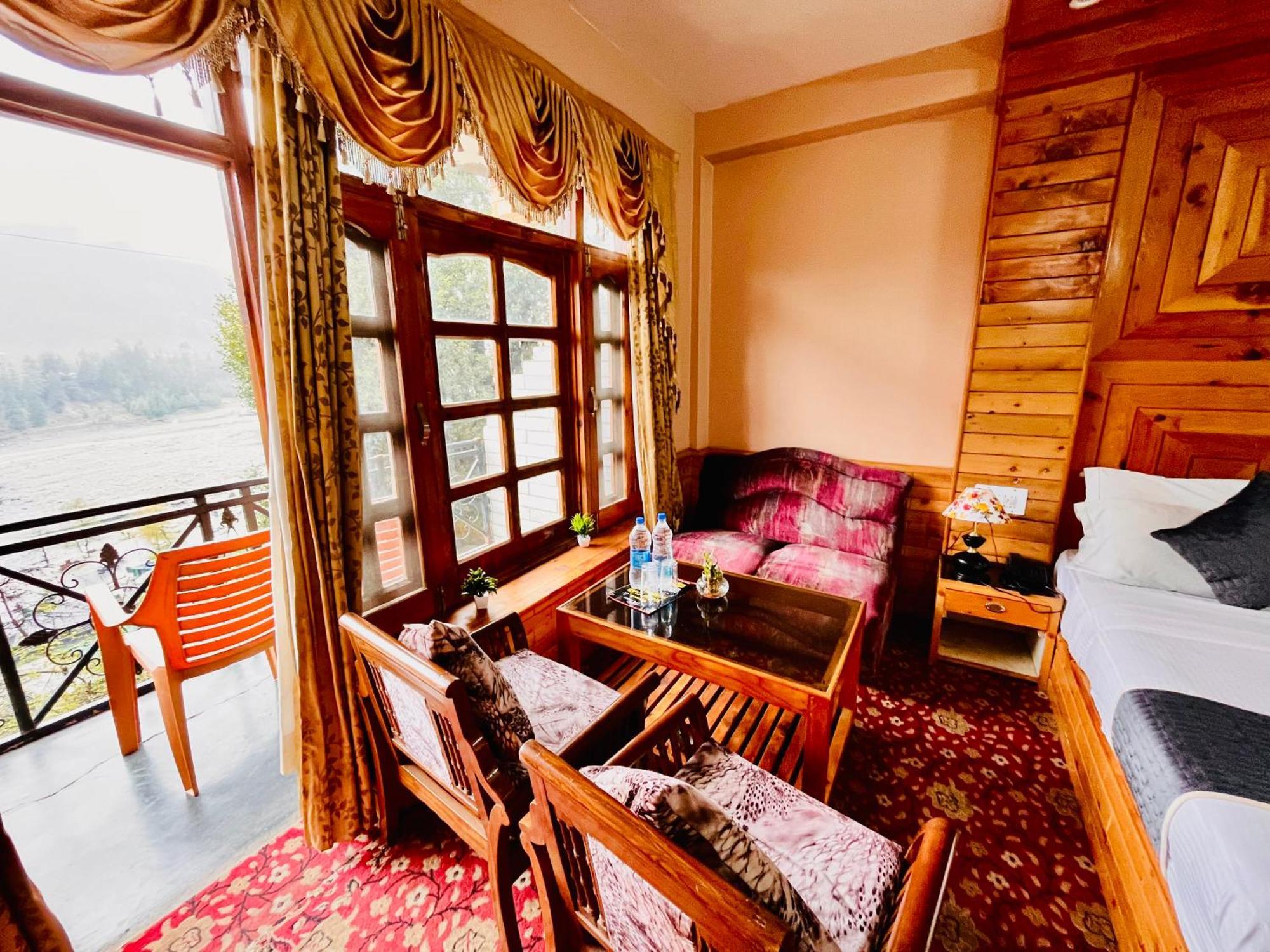 Snow Clad Riverview Hotel & Resort, Manali Eksteriør bilde